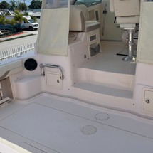 Grady-White Express 370
