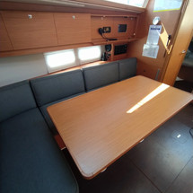 Dufour 390