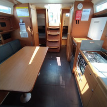 Dufour 390