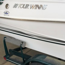 Four winns 220 horizon