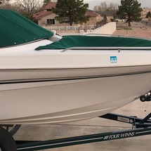 Four winns 220 horizon