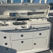 Boston Whaler 350 Outrage