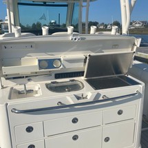 Boston Whaler 350 Outrage