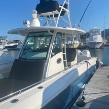Boston Whaler 350 Outrage