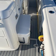 Boston Whaler 350 Outrage