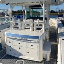 Boston Whaler 350 Outrage