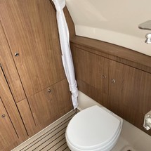 Boston Whaler 350 Outrage