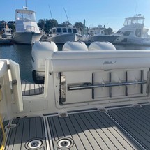 Boston Whaler 350 Outrage