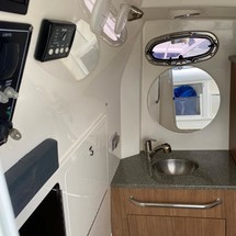 Boston Whaler 350 Outrage