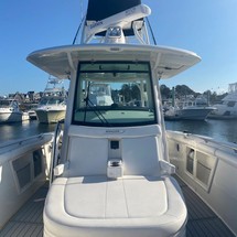 Boston Whaler 350 Outrage