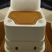 Avon Grand Tender 670