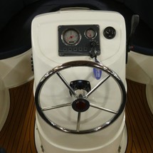 Avon Grand Tender 670