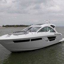 Cruisers Yachts 54 Cantius