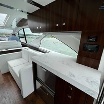 Cruisers Yachts 54 Cantius