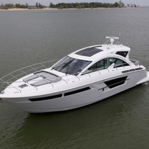 Cruisers Yachts 54 Cantius