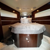 Cruisers Yachts 54 Cantius