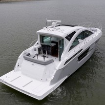 Cruisers Yachts 54 Cantius