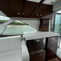 Cruisers Yachts 54 Cantius