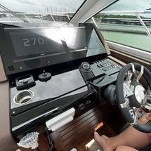 Cruisers Yachts 54 Cantius