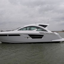 Cruisers Yachts 54 Cantius