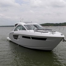 Cruisers Yachts 54 Cantius