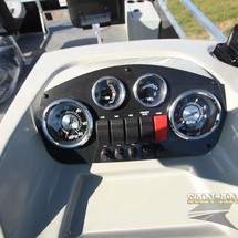 Lowe Ultra 202 Fish & Cruise