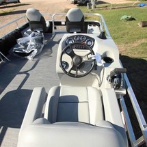 Lowe Ultra 202 Fish & Cruise