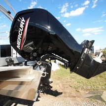 Lowe Ultra 202 Fish & Cruise