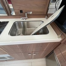 Sealine C330