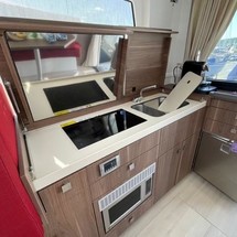Sealine C330