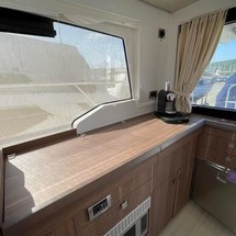 Sealine C330
