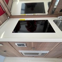 Sealine C330