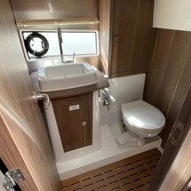 Sealine C330