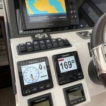 Sealine C330