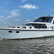 Van der valk challenger royal 42