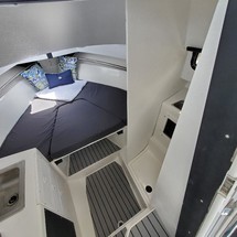 Robalo 2640 walkaround