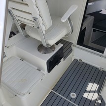 Robalo 2640 walkaround