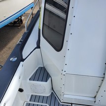 Robalo 2640 walkaround