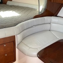 Grady-White Express 370