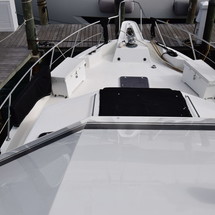 Hatteras GT 54