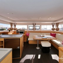 Lagoon 450 SporTop