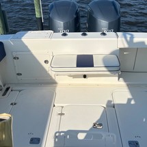 Pursuit 2870 center console