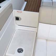Sea Ray 230 SLX