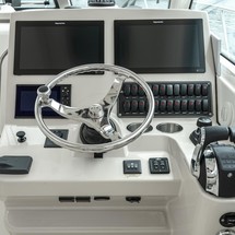 Boston Whaler 345 Conquest