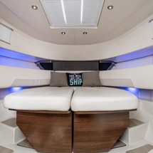 Boston Whaler 345 Conquest