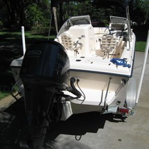 Grady-White Freedom 225
