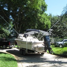 Grady-White Freedom 225