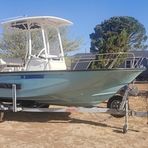 Boston Whaler 210 Montauk