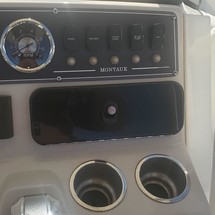 Boston Whaler 210 Montauk