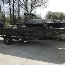 Lund Boats Predator 2070